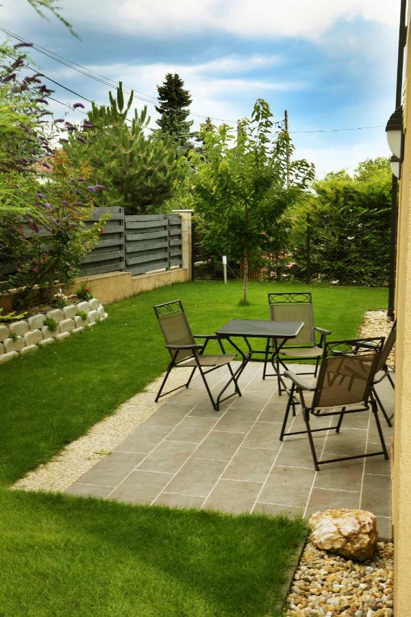 Townhouse On Budapest Border 부다요시 외부 사진